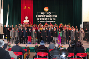 BCH MTTQ huyện Lạc Thuỷ, khóa XXIII, nhiệm kỳ 2014 - 2019 ra mắt tại Đại hội.